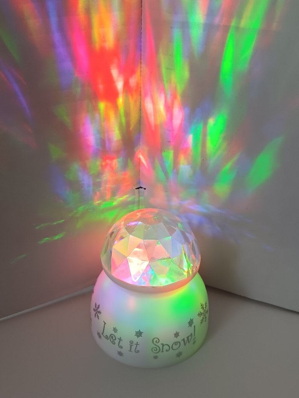 Let It Snow - Model 67-203- Slow Reflective Rotating Light Globe